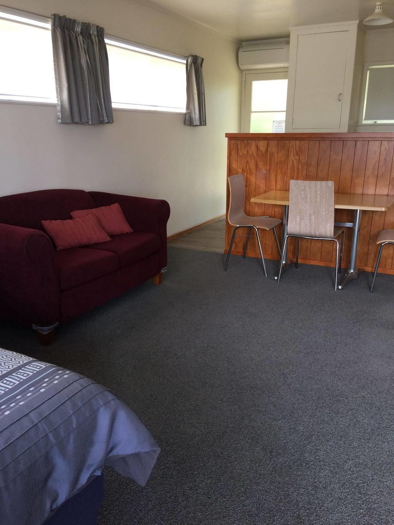 Colonial Motel Папакура Екстериор снимка